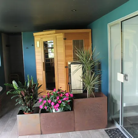 Roulotte De Charme Avec Jacuzzi Prive Beaupouyet